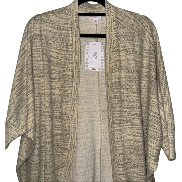 𝐍𝐖𝐓-𝐋𝐔𝐋𝐀𝐑𝐎𝐄 𝐂𝐑𝐄𝐀𝐌 𝐆𝐑𝐀𝐘 𝐎𝐏𝐄𝐍 𝐂𝐀𝐑𝐃𝐈𝐆𝐀𝐍 - Picture 2 of 6